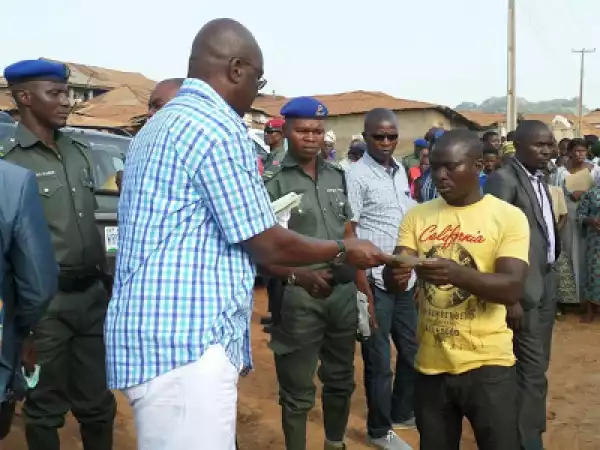 Fayose pays N200m compensation to property owners in Ado-Ekiti [photos]